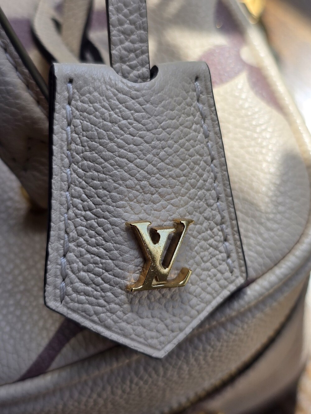 Louis Vuitton Vanity PM in Creme and Bois de Rose Bicolor Monogram Empreinte - Picture 8 of 16